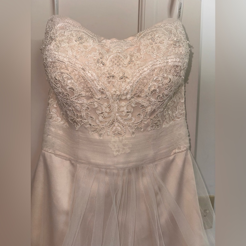 David's Bridal A-Line Beaded Lace tulle Ivory/Champagne Wedding Dress SZ 4 READ - Picture 5 of 14